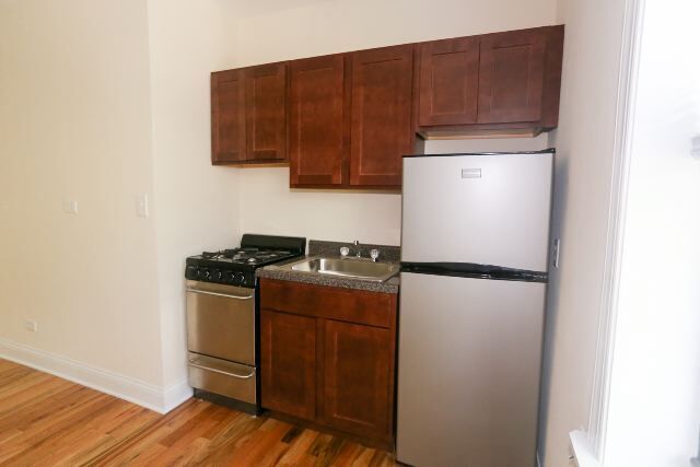 Building Photo - 4551 N Damen Ave