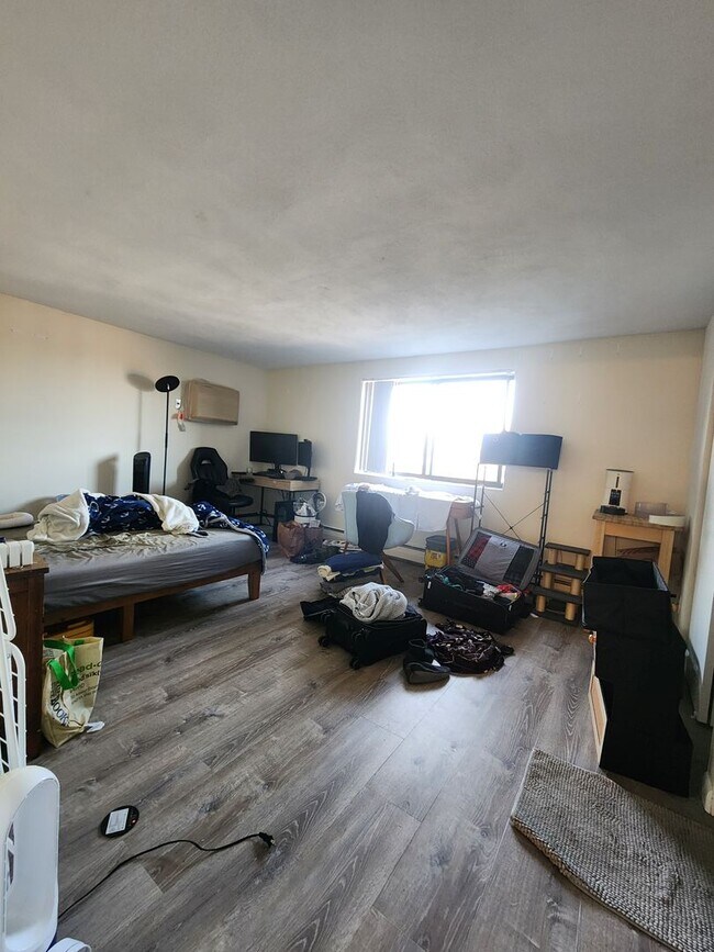 Building Photo - Watertown - 2 Bedroom Apartment - 9/1  **NO FEE*