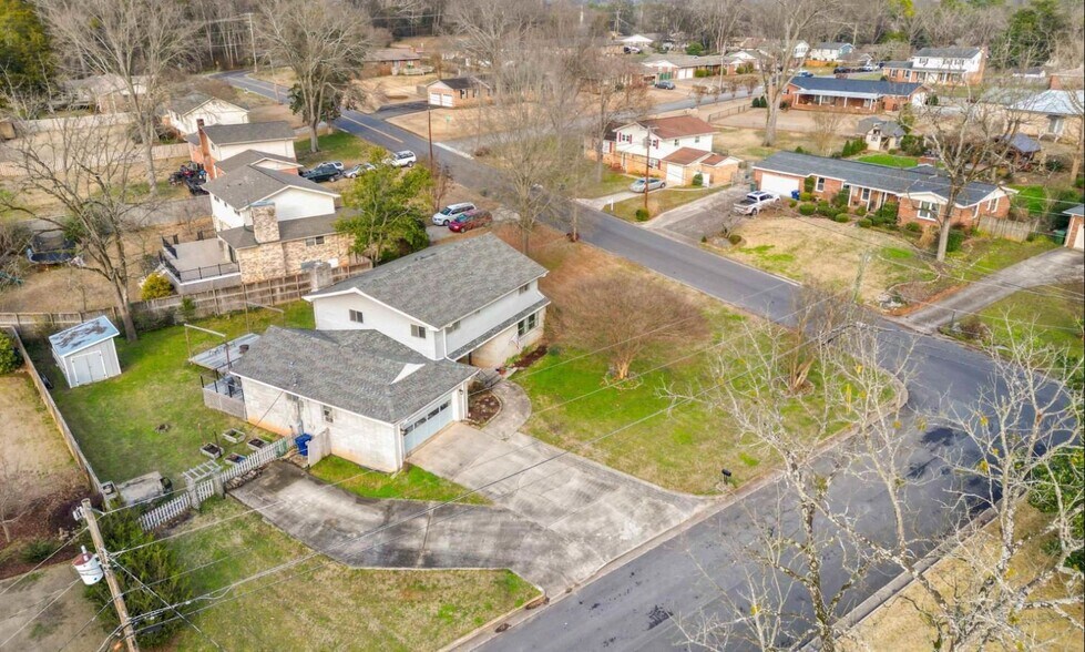 Building Photo - 7600 Teal Dr SW