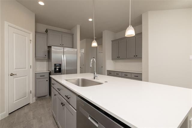 Building Photo - 2212 Gill Star Dr