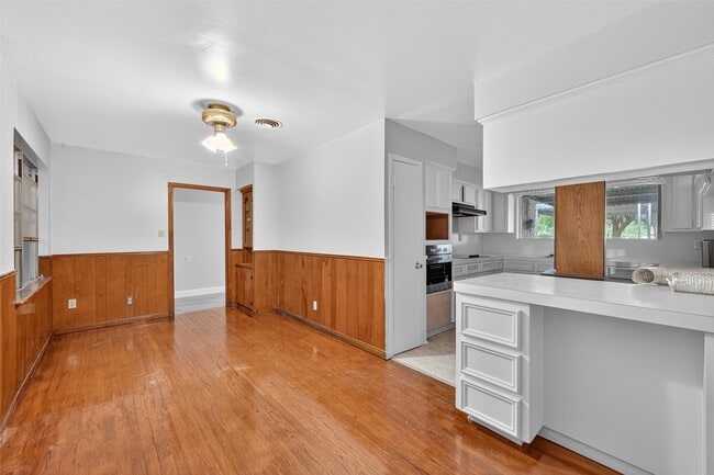 Building Photo - 3438 5th St