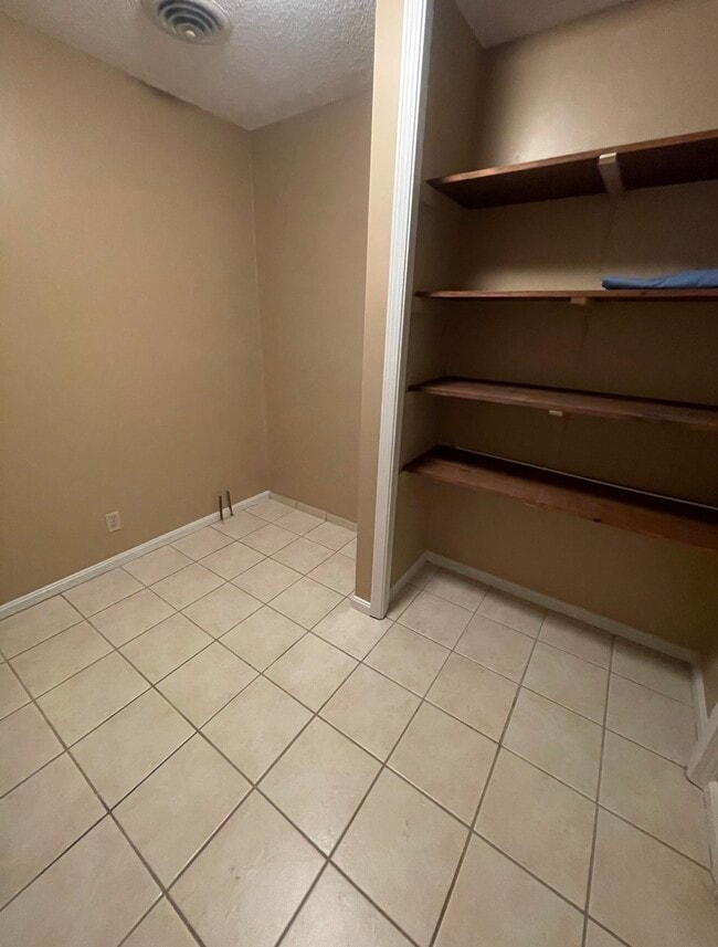 Building Photo - 11324 Rineyville Rd