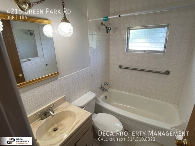 Building Photo - 3 Bedroom House