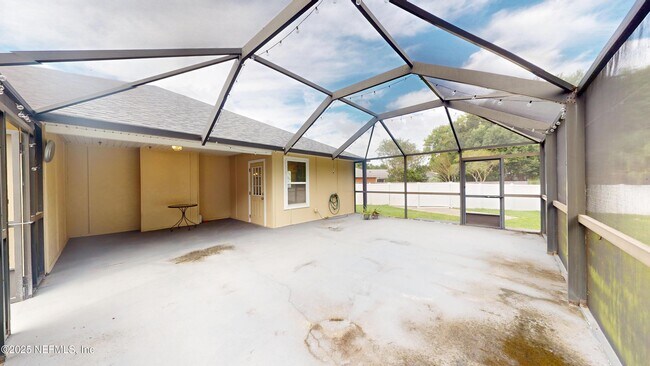 Building Photo - 13290 Pacemaker Dr