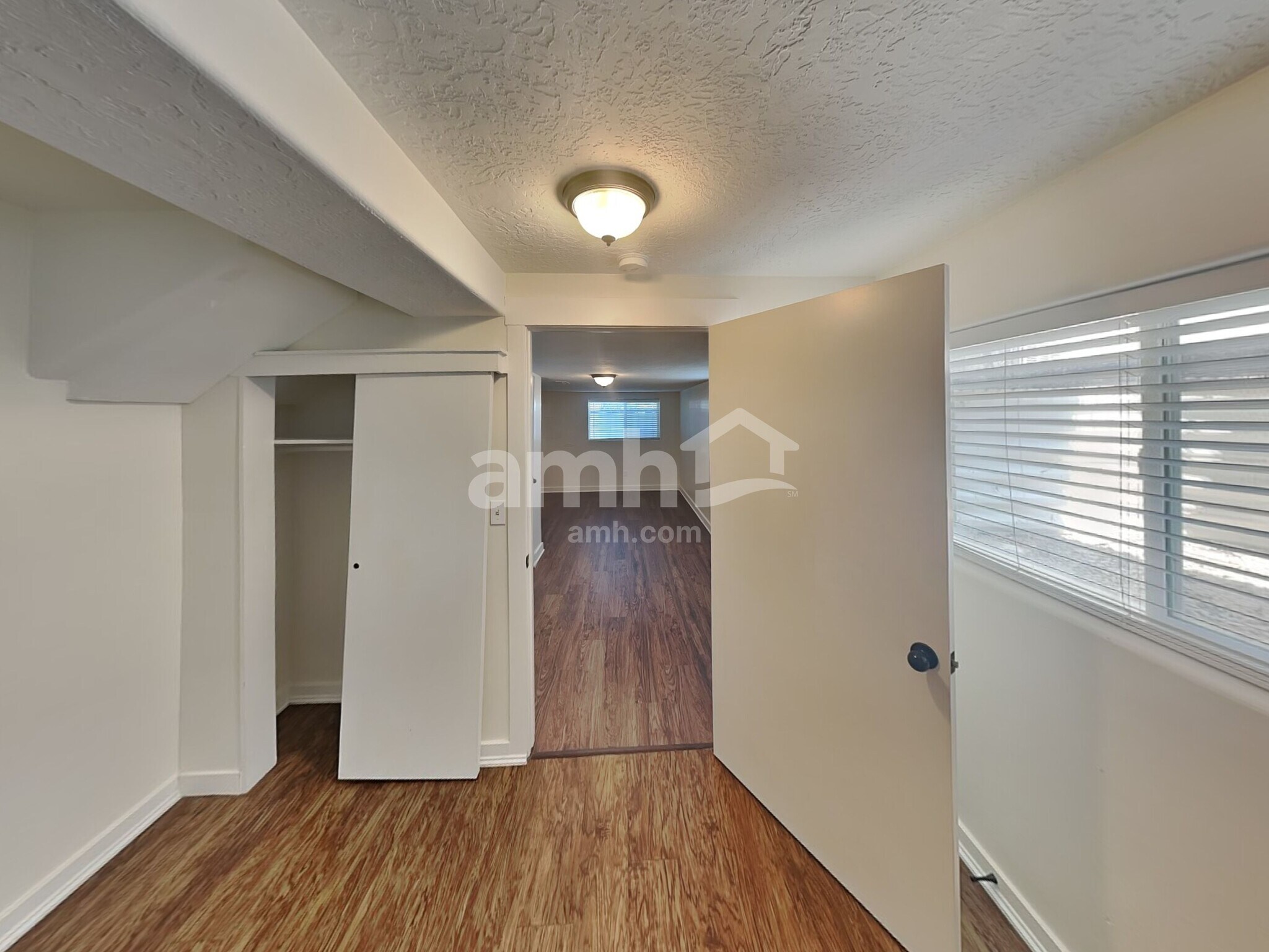 Building Photo - 5806 S Stone Flower Way