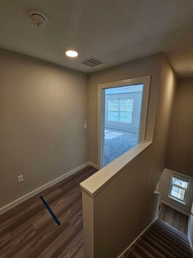 Building Photo - 469 Westgate Wy