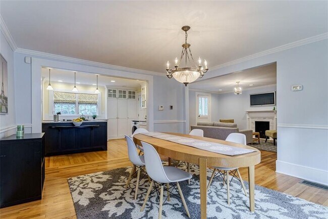 Building Photo - 1987 Knight Ct SE