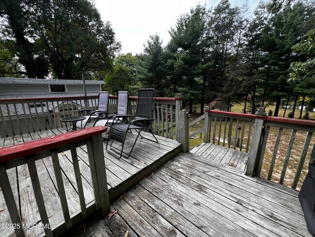 Building Photo - 176 Whale Pond Rd