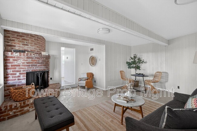 Building Photo - 3937 Orangewood Dr