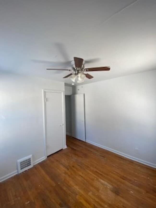 Building Photo - Cozy 3 Bedroom Home