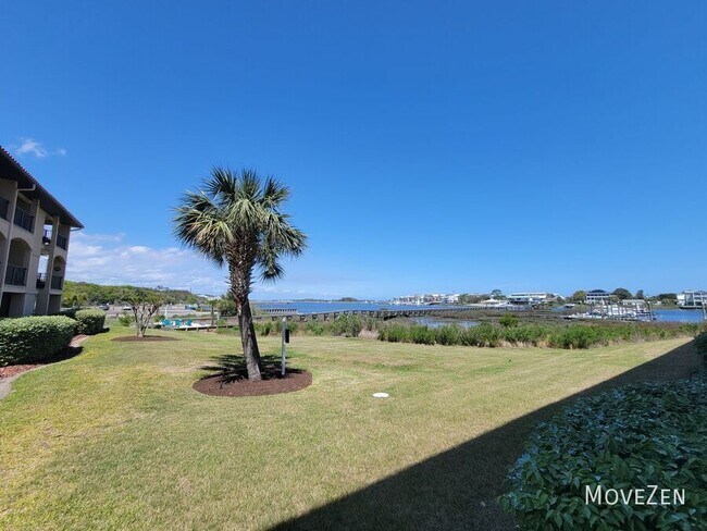 Building Photo - 111 Spencer Farlow Dr-