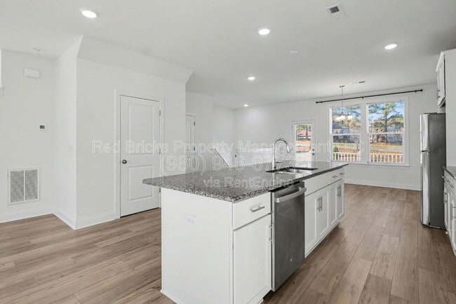 Building Photo - 9240 Walnut Hl Rd NW