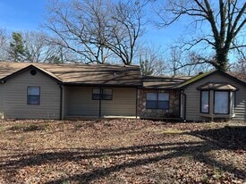 Building Photo - 600 Villard Dr