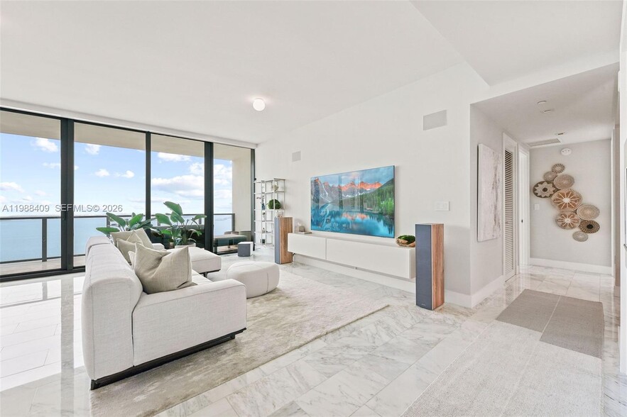 Building Photo - 1451 Brickell Ave