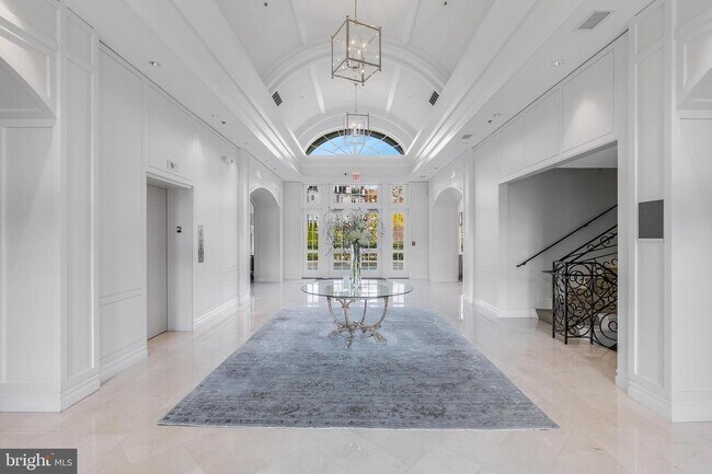 Building Photo - 8201 River Rd