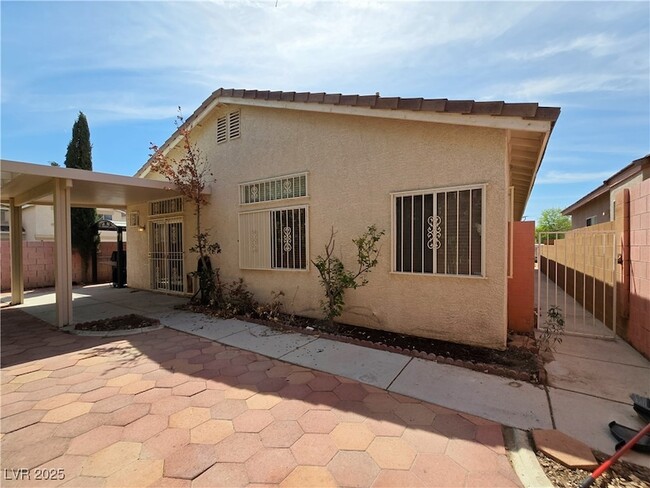 Building Photo - 9726 Tomorrow Ct