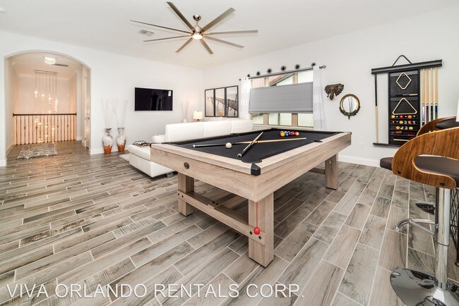 Building Photo - 10793 Royal Cypress Way