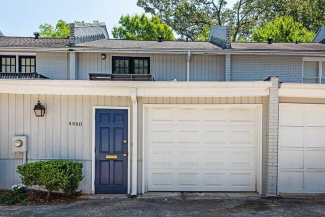Building Photo - 408 Sycamore Dr