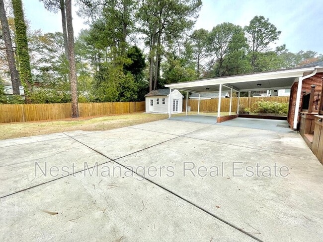Building Photo - 1430 Pine Valley Loop