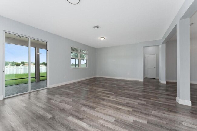 Building Photo - 12845 Sawgrass Pine Cir