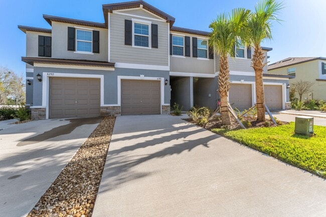 Building Photo - Luxury 3 BR + LOFT/2.5BA/1 Car Garage Luxury Townhome in the highly desirable GATED community of ...