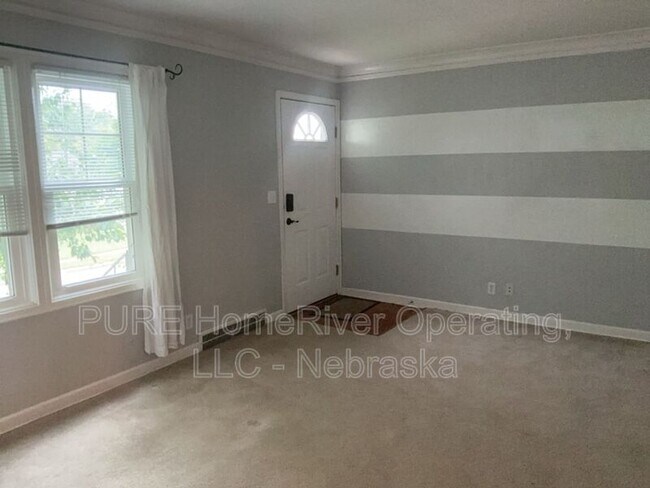 Building Photo - 1302 S 51st Ave