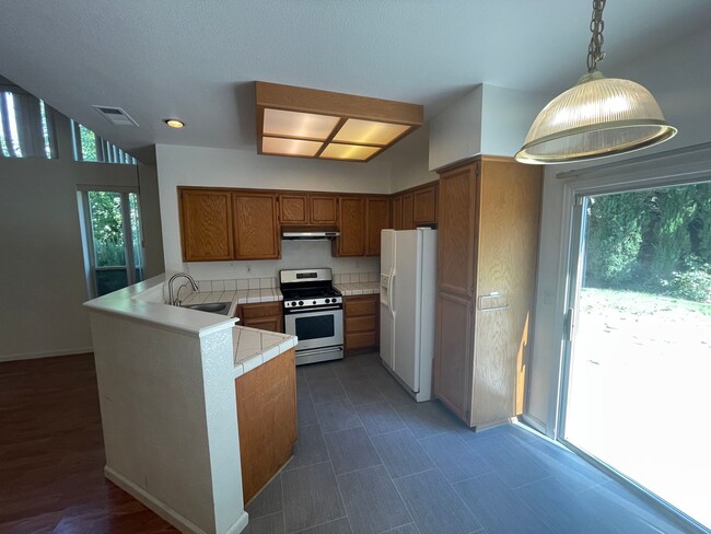 Building Photo - Spacious Home in Mace Ranch Neighborhood D...