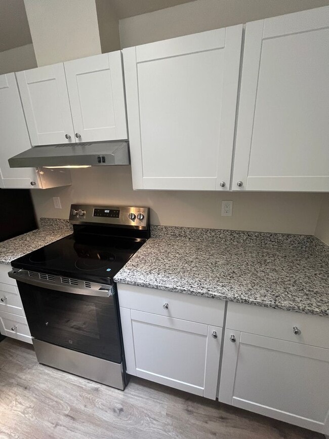 Building Photo - Mountain View Apartments - 1280