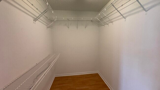 Building Photo - 4068 Eastridge Dr