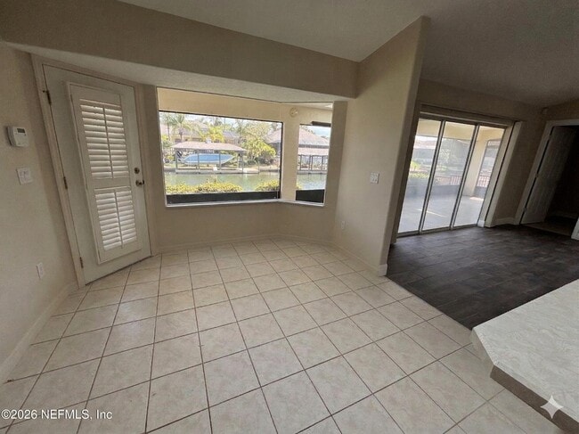 Building Photo - 20 Clarendon Ct N