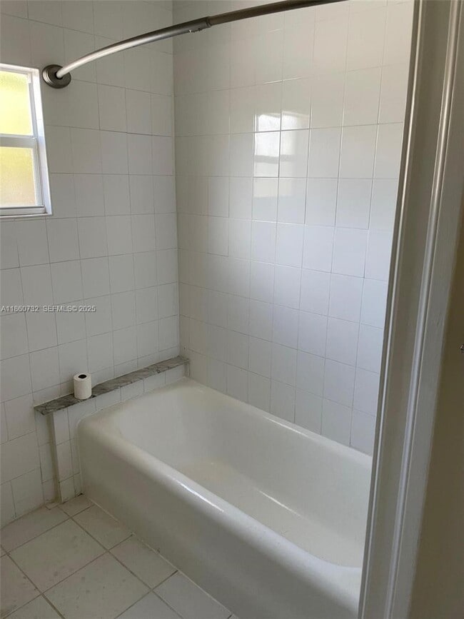 Building Photo - 1309 SE 1st St