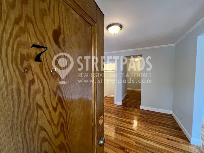 Building Photo - 1153 Beacon St