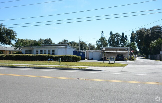 Building Photo - Palm Circle Community