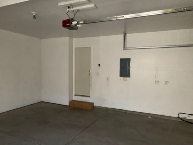 Building Photo - Nice Townhome in Central Loveland