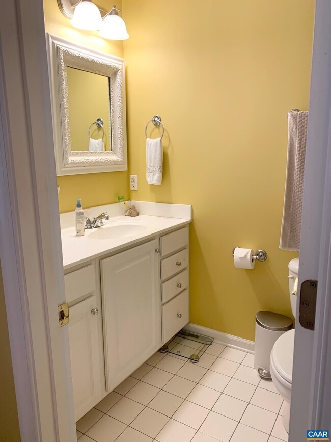 Building Photo - 112 Old Fifth Cir