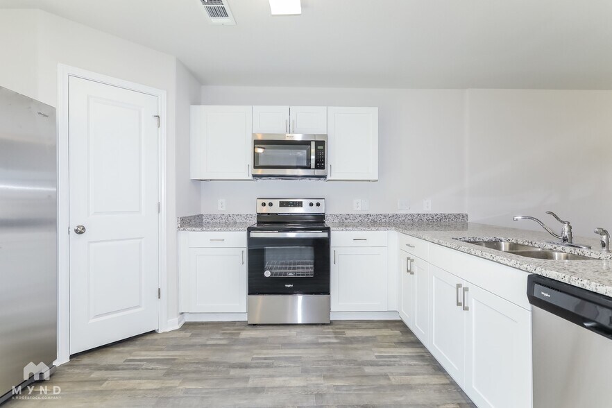 Building Photo - 13027 S Green Wing Cir