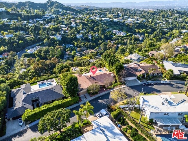 Building Photo - 3713 Dellvale Pl