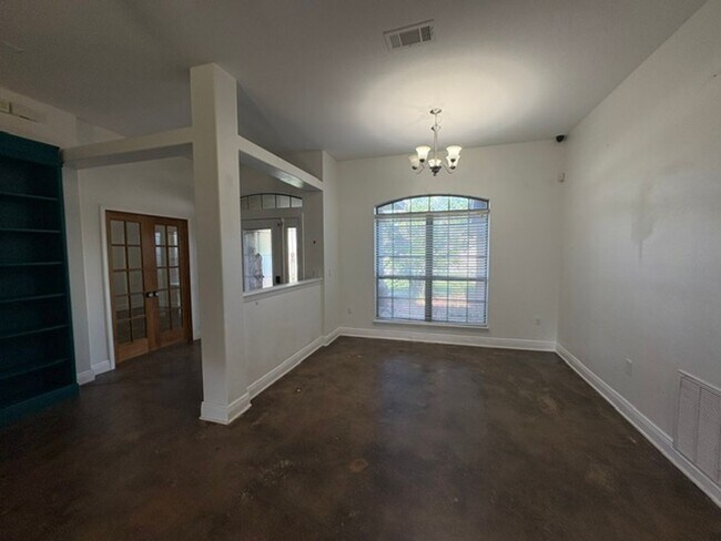 Building Photo - 2343 Genevieve Way