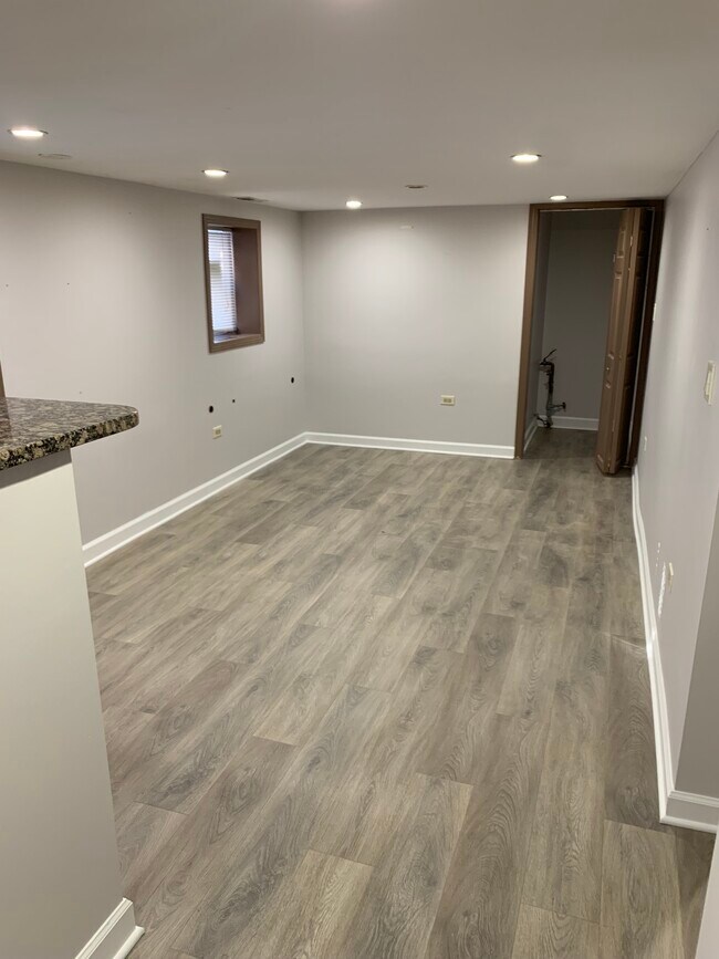 Building Photo - 3319 N Osage Ave