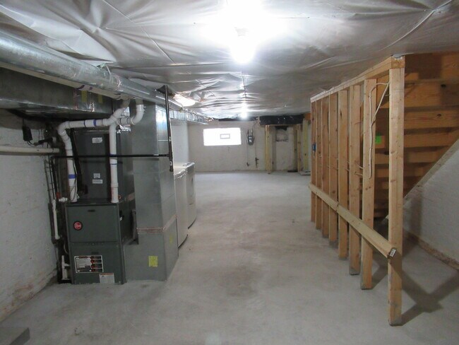 Building Photo - Charming 4 Bedroom/3.5 Bathroom Townhome with Parking Pad in Station North, MD!