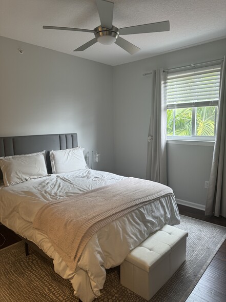 Master bedroom - 2024 Alta Meadows Ln