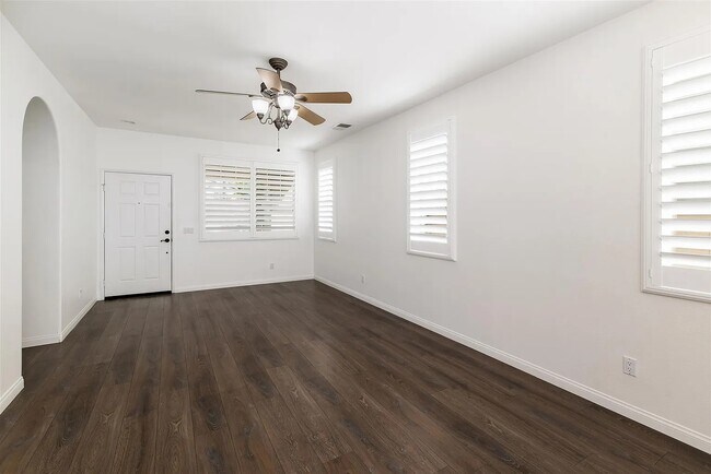 Building Photo - 6081 Paseo Monona