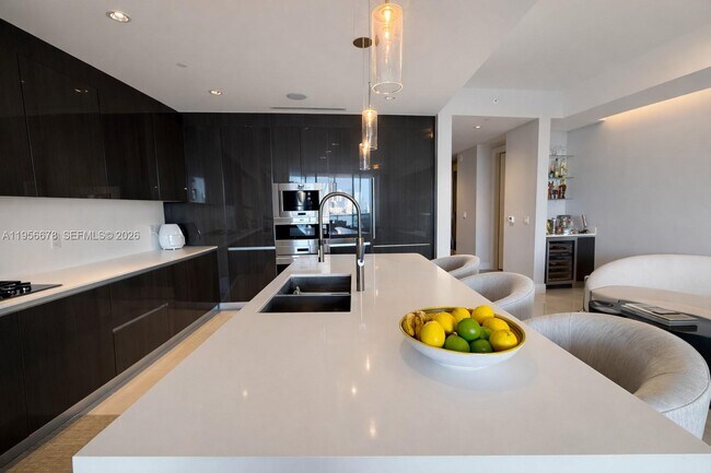 Building Photo - 3300 NE 188th St