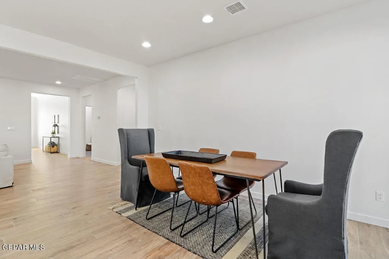 Building Photo - 844 Chillington Rd