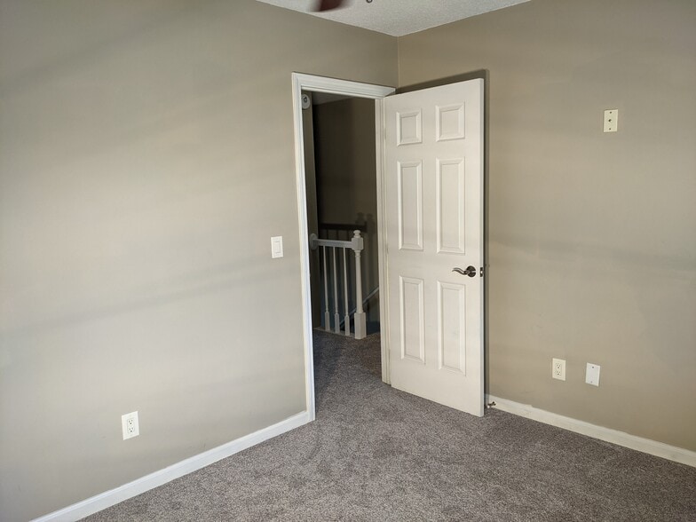 # 2 Bedroom - 940 Glenn St