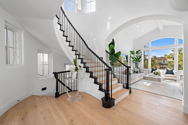 Building Photo - 84 Sidney Bay Dr