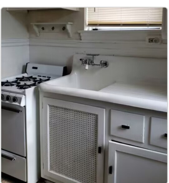 Building Photo - 40 S Prince St