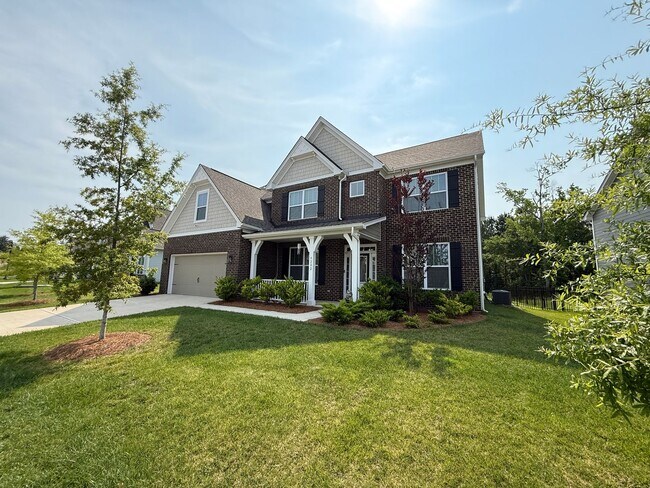 Building Photo - Like New Single Family Home minutes from B...