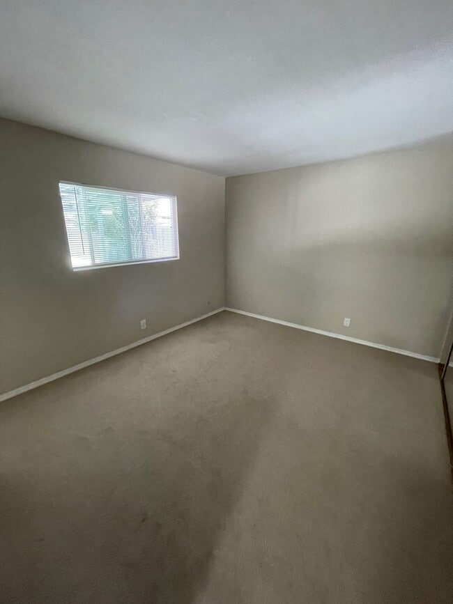 Building Photo - Spacious 4BR Cul-de-Sac Home with Large Backyard & Attached Garage