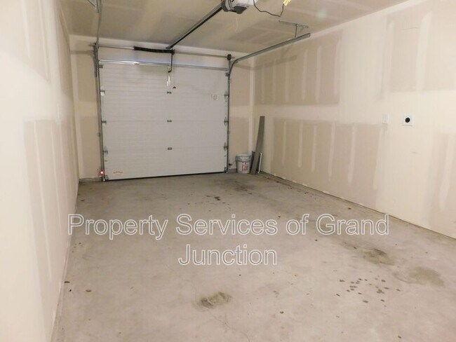 Building Photo - 2357 Zion Cyn Ave